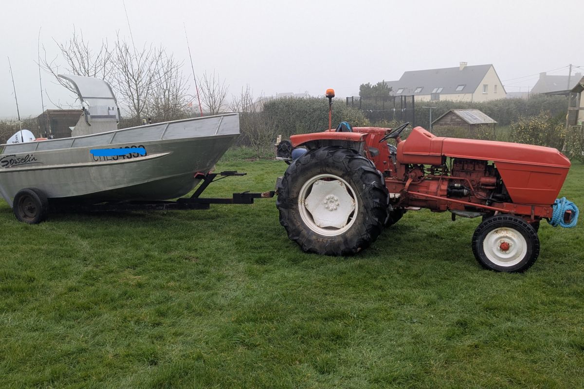 Bateau alu Gosselin 4.85 avec tracteur et remorque