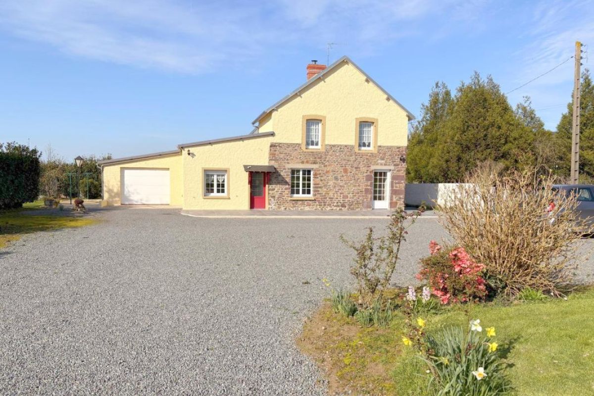 À vendre, maison située sur la commune de Lengronne