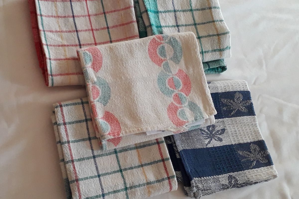 Lot 5 anciennes serviettes de table