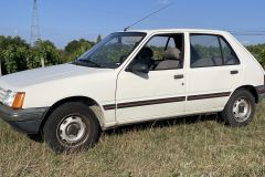 Peugeot 205