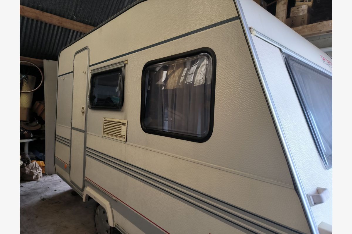 Vends caravane Gruau 1998 38 DD tropic 6000 euros  - 100690_0.jpg