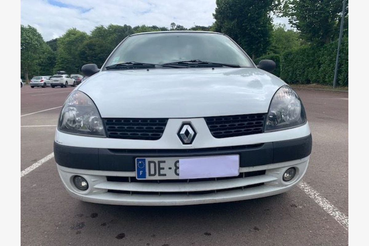 Renault Clio II, 4.000 € - 115155_0.jpg