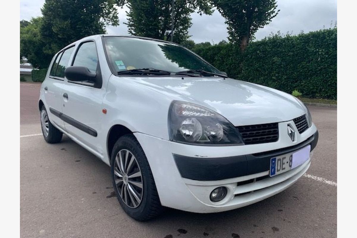 Renault Clio II, 4.000 € - 115155_1.jpg