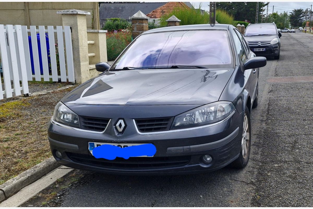 Voiture Renault Laguna 2 - 115738_0.jpg