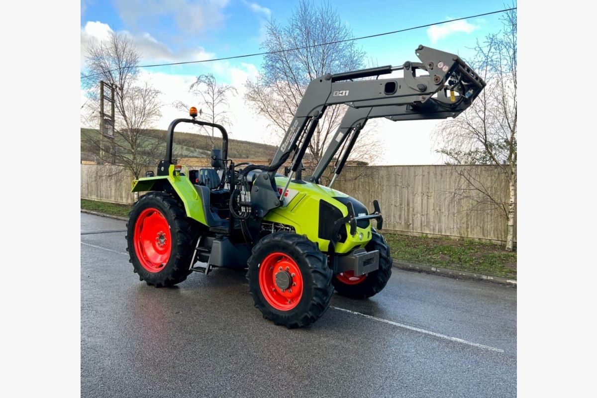 CLAAS AXOS 310 avec chargeur - 122321_1.jpg