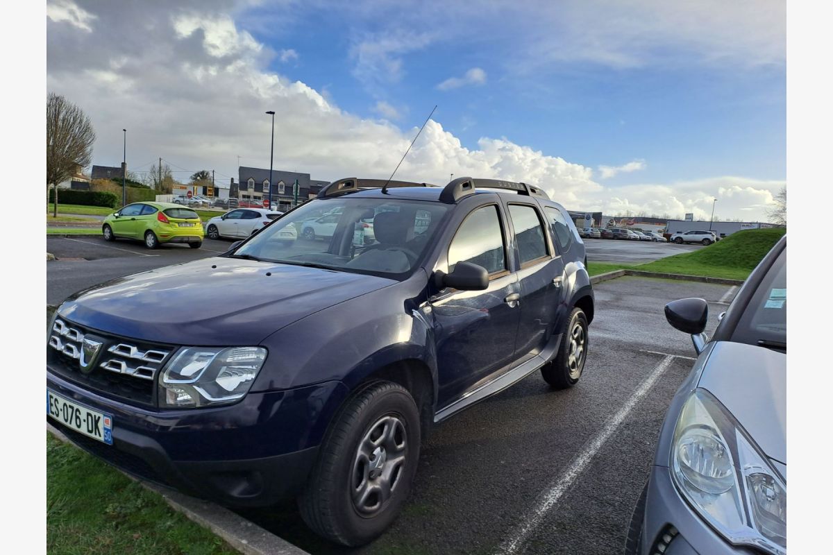 Dacia Duster 4 x 2 1.5 l DCI 110 cv - 136607_0.jpg