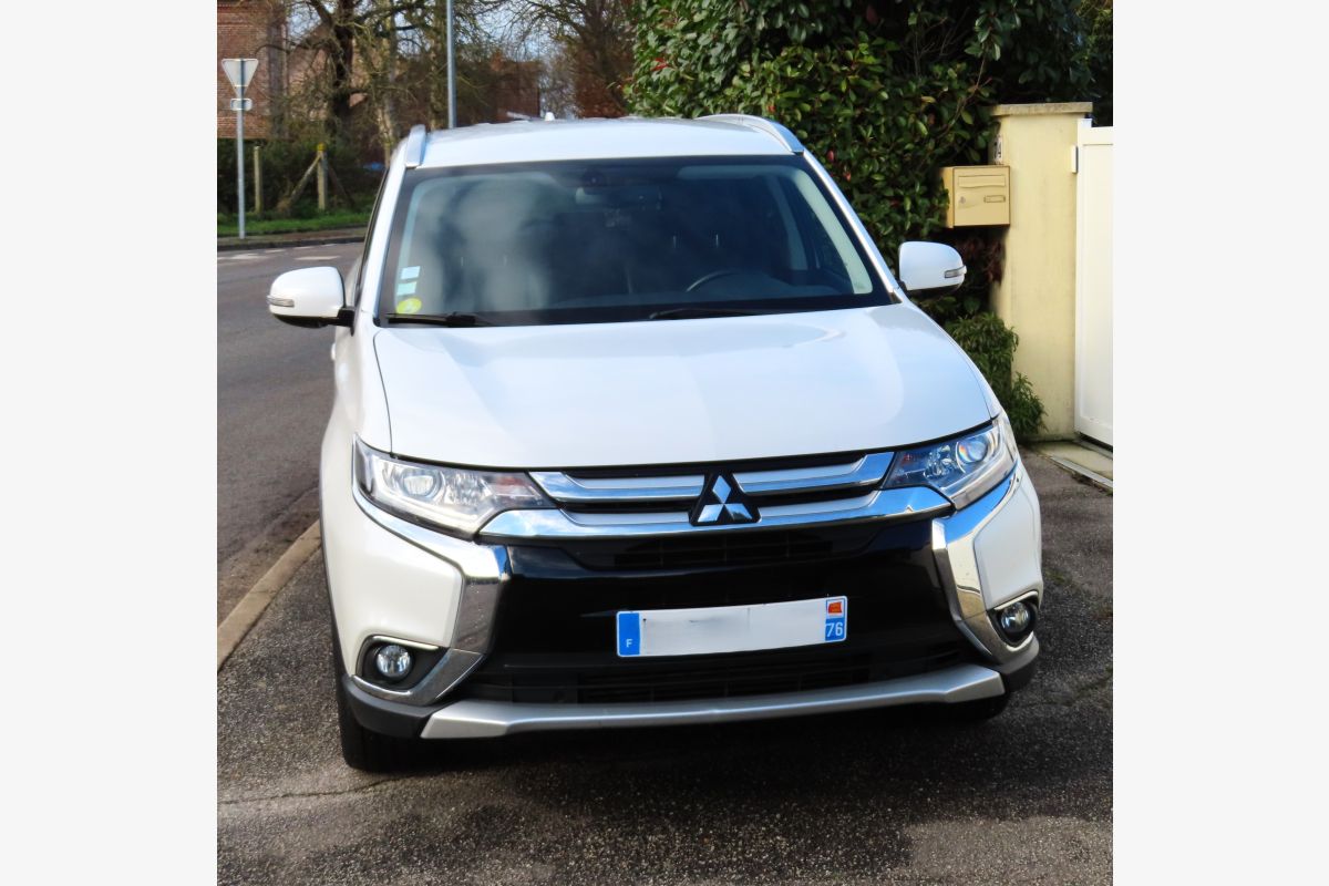 MITSUBISHI OUTLANDER 4WD DIESEL 83000 KMS 2018 - 136663_1.jpg