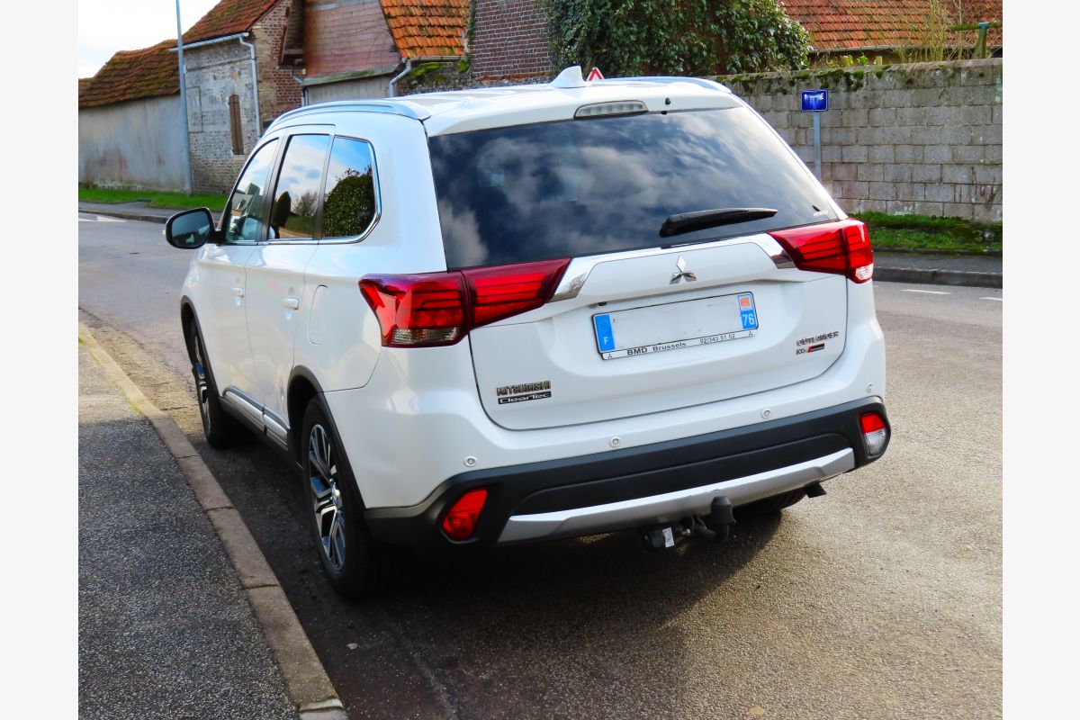 MITSUBISHI OUTLANDER 4WD DIESEL 83000 KMS 2018 - 136663_3.jpg