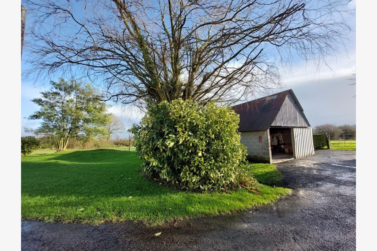 Maison avec 2 hectares et dépendances - 138052_2.jpg