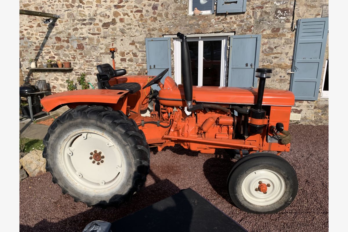 Tracteur Renault super5  - 148172_6814f877c6a556-64653194.jpg