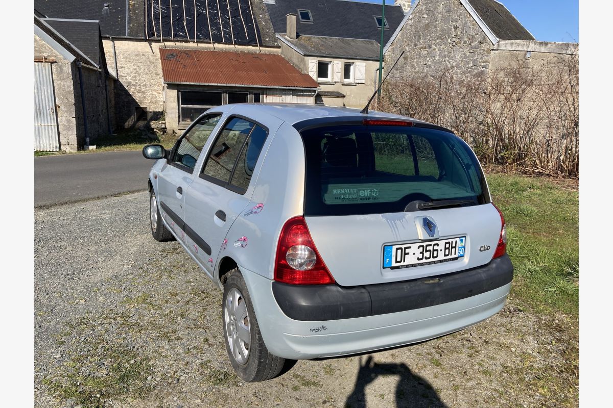 Clio II ess. - 148353_68188590c689a4.43586098.jpg