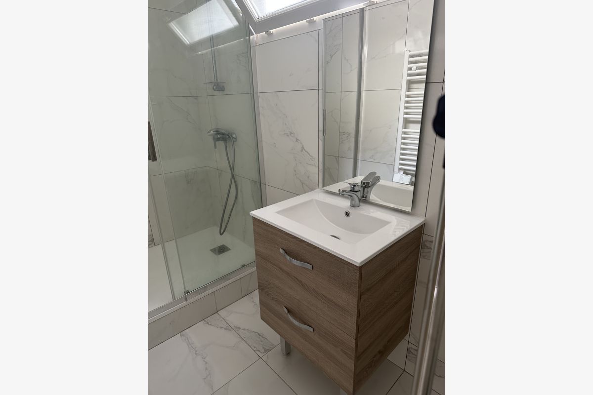 À louer REIMS, studio parfait état rue Victor Rogelet  - 148806_681bb35d003d05-78313527.jpg