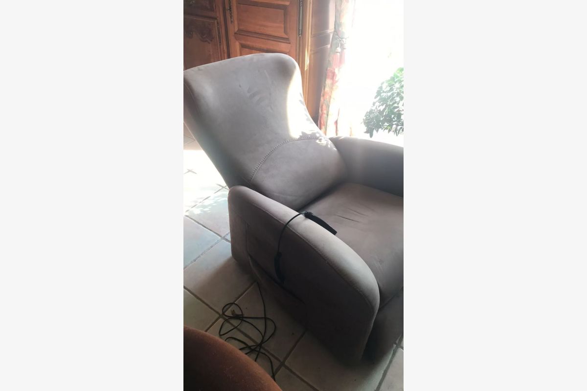 Fauteuil électrique - 148871_681f8d2135c7e5-52387848.jpg