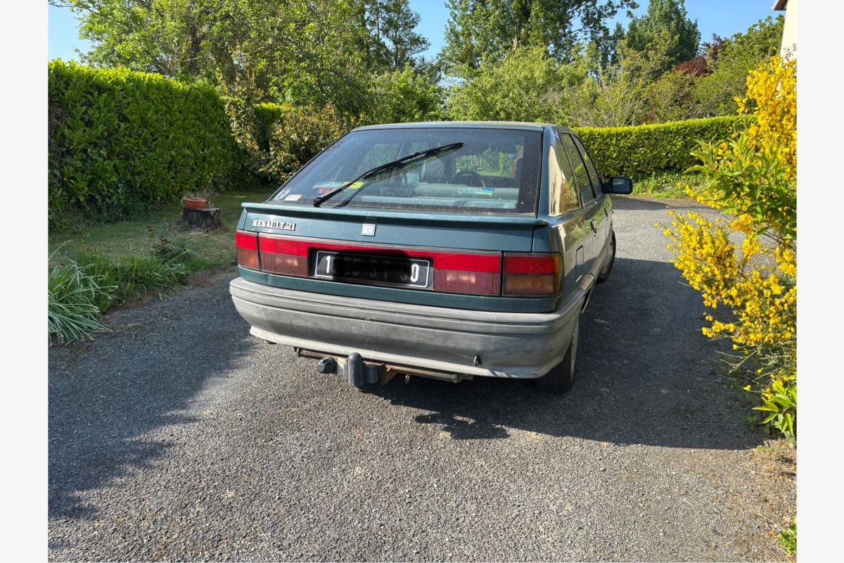 Renault 21 TS 2500€ - 148875_682060a80cfca1-09738754.jpg
