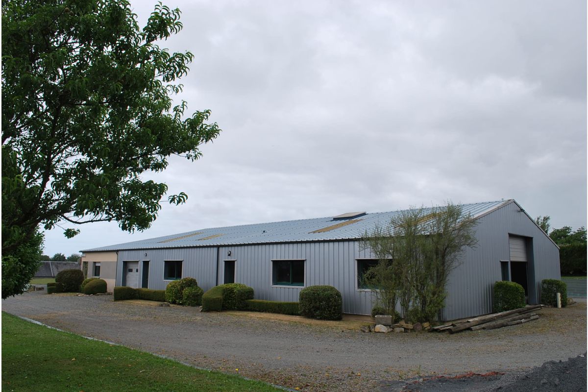 Tourville-sur-Sienne, loue atelier industriel... - 149568_68235908f41182.41145090.jpg