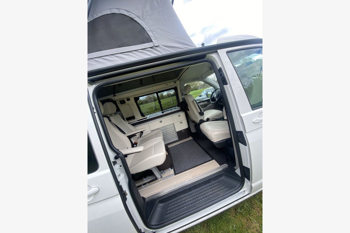 Van Volkswagen Transporter - 150559_682c93d1d5f877.35229243.jpg