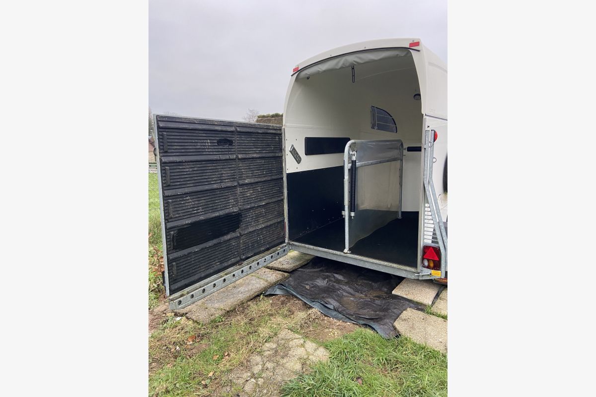 A vendre van Bockmann comfort pack LUXE 2 places - 150965_68358dd31419c2.41052315.jpg