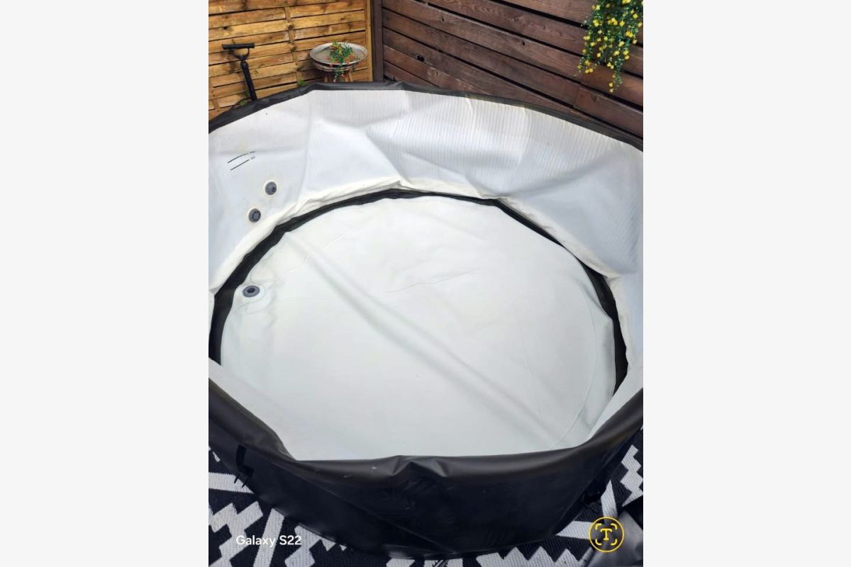 Jacuzzi - 150995_6843036b63f581.99025044.jpg
