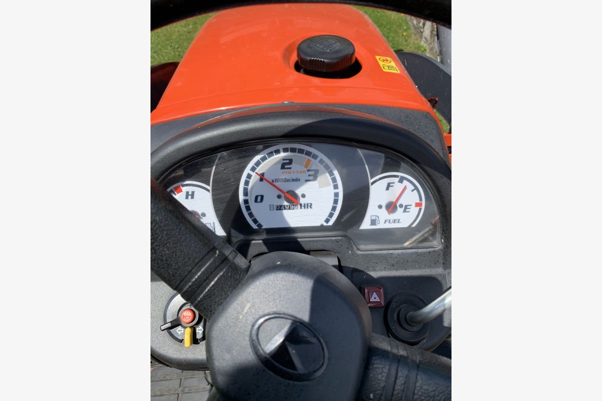 Micro-tracteur Kubota 1620 avec chargeur - 151985_683ea5f3cd5555.78939390.jpg