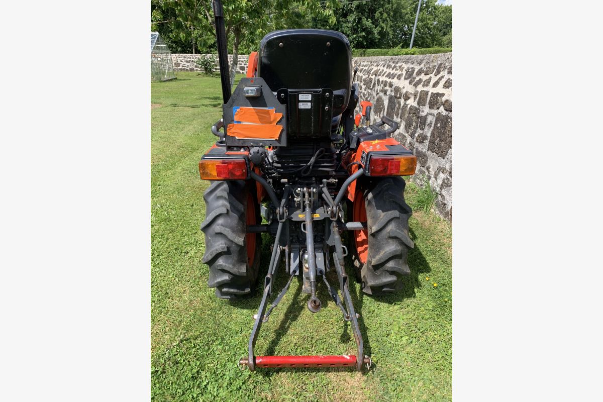 Micro-tracteur Kubota 1620 avec chargeur - 151985_683ea5fd39fbb2.96934490.jpg