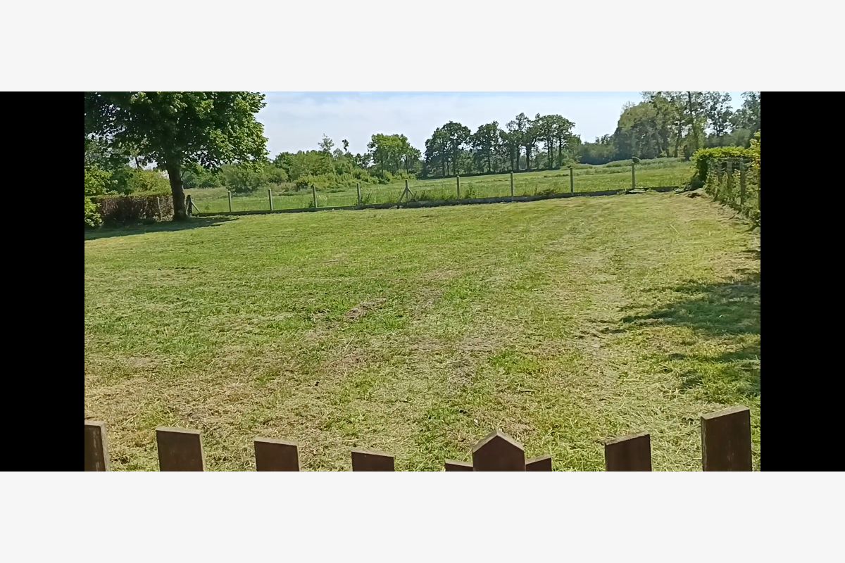Beau terrain de 800m2 à vendre Gouville - 152411_68418a5e423c43-71857940.jpg