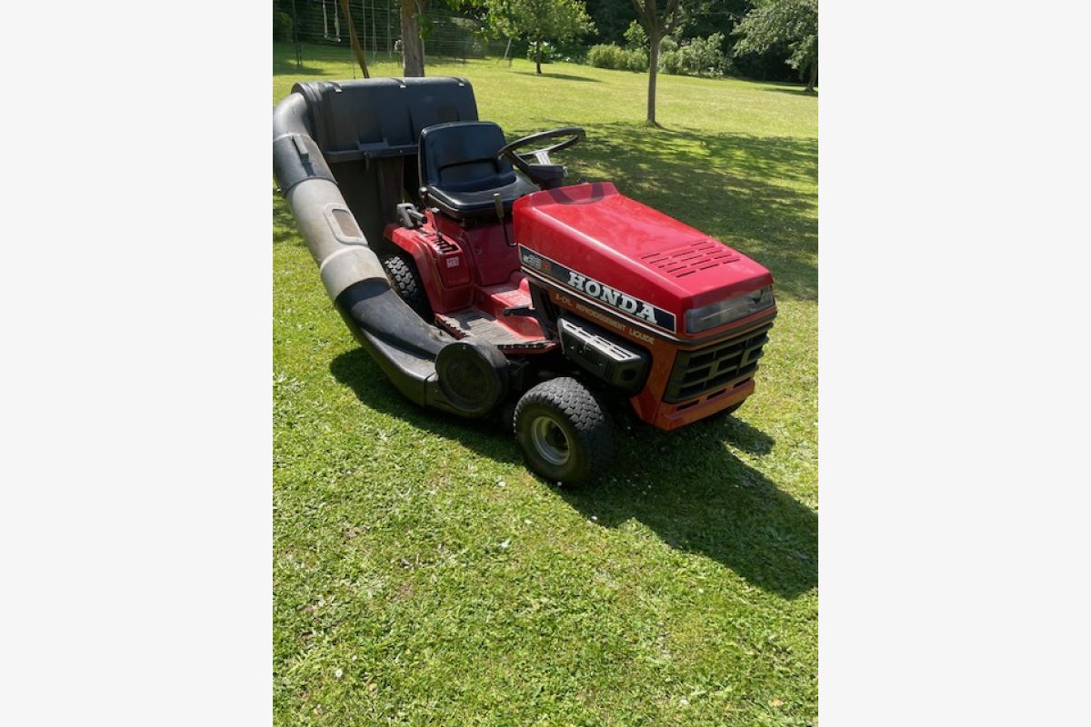 vends tracteur tondeuse autoportée  Honda 3813 - 153185_684af0ff4fe663-86455419.jpg