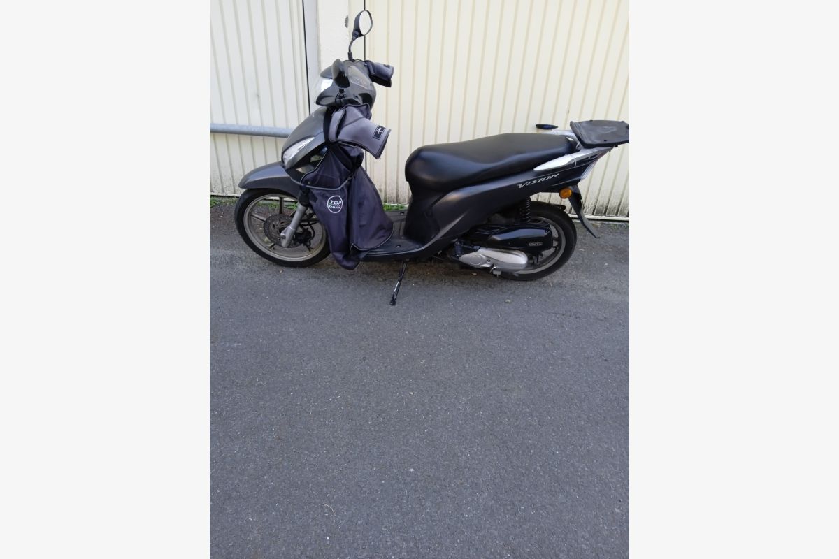 VEND SCOOTER HONDA VISION - 155161_685d7caf04ed33-73875182.jpg