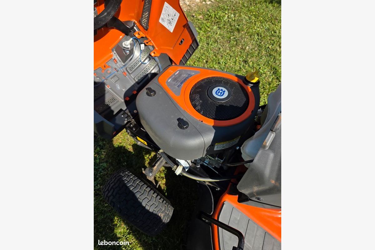 Tracteur tondeuse hydrostatique Husqvarna TC 138 - 155237_685ef1af45cda3-95245804.jpg