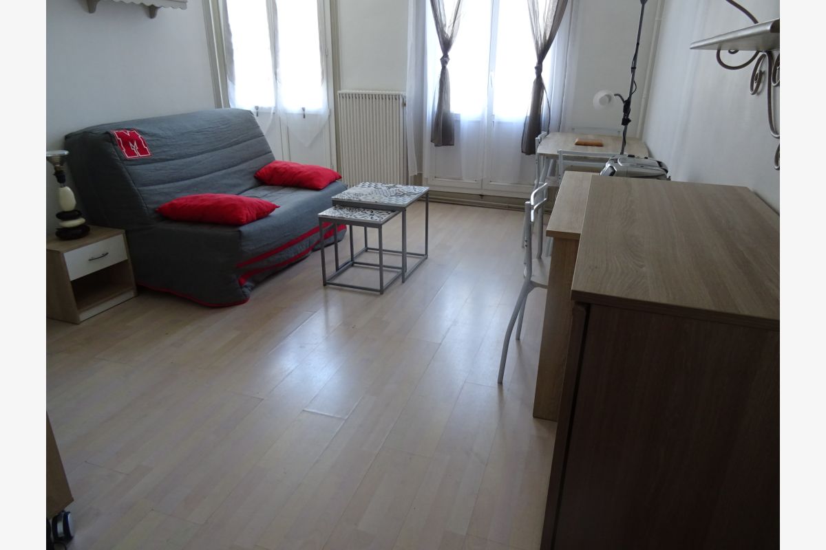 LE HAVRE CENTRE VILLE F1 MEUBLE 63.000 € 21 M2 - 155256_686012435cbe11-63686083.jpg