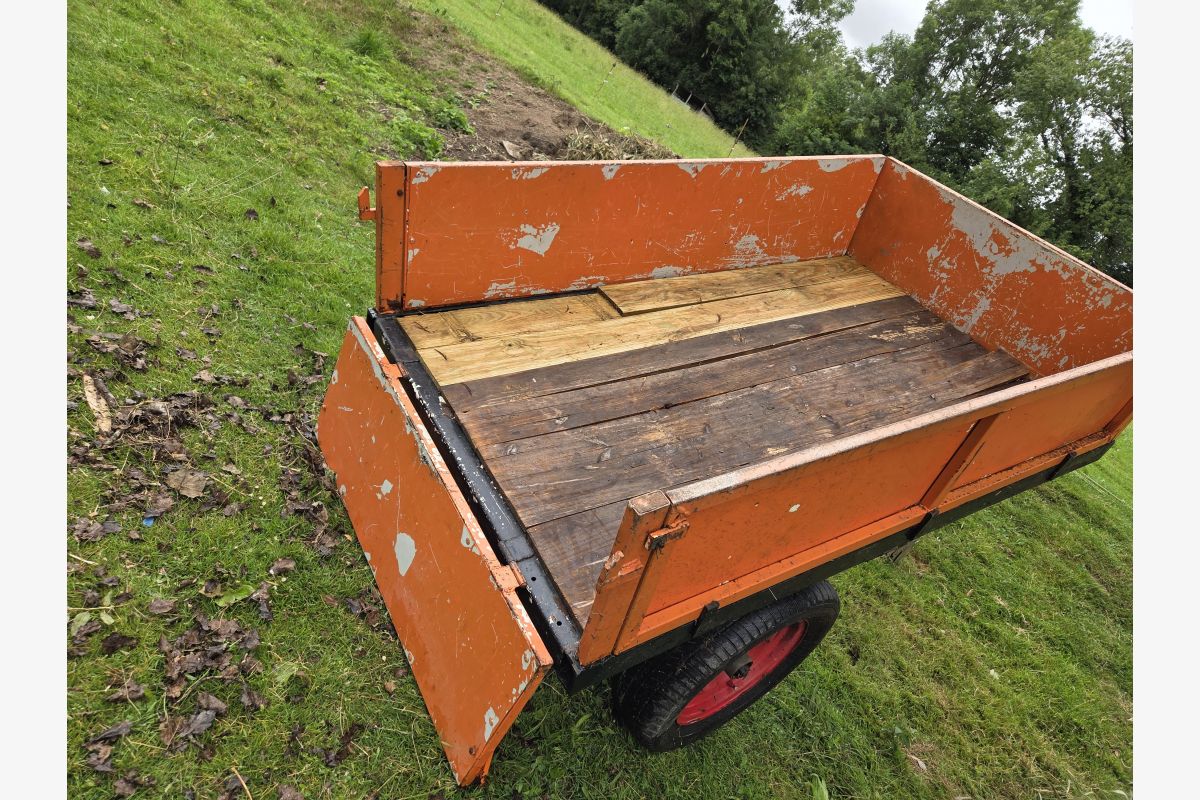 Plateau pour tracteur - 155519_6862a7bb3cdf55-11948759.jpg