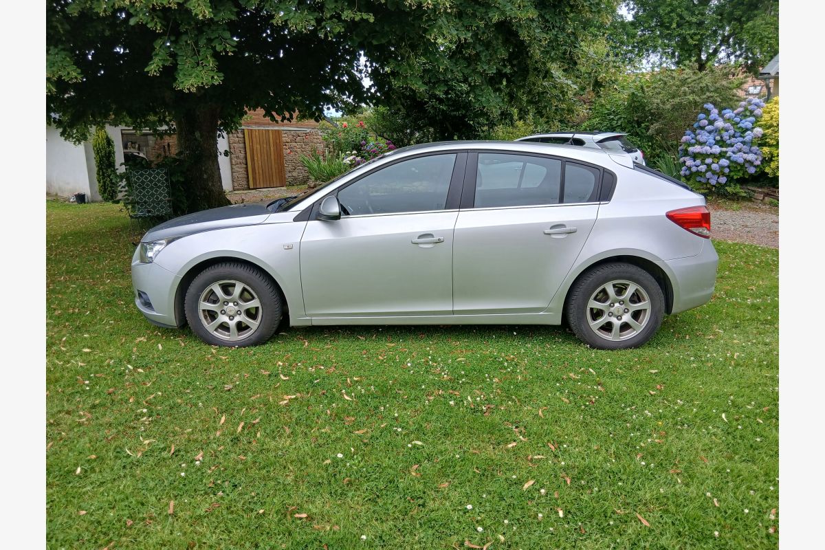 CHEVROLET CRUZE - 155893_68640bc34797f2-36109675.jpg