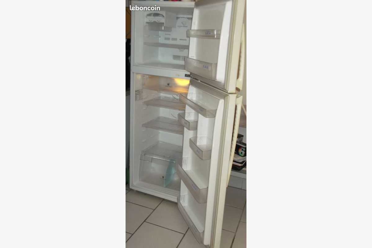 Vends réfrigérateur congélateur - 156260_686bb4233da8f7-39520591.jpg