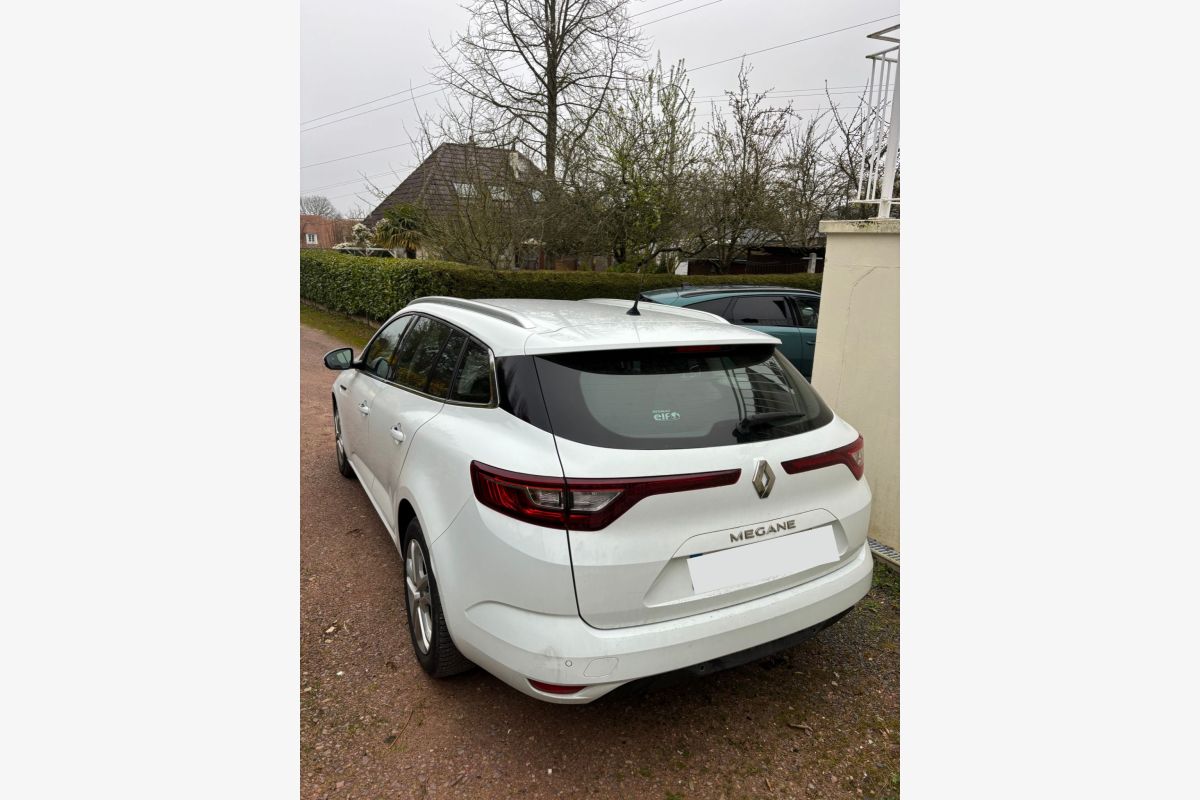 Mégane IV estate blue DCI 115 Business - 157852_6879185ac53176-31017394.jpg