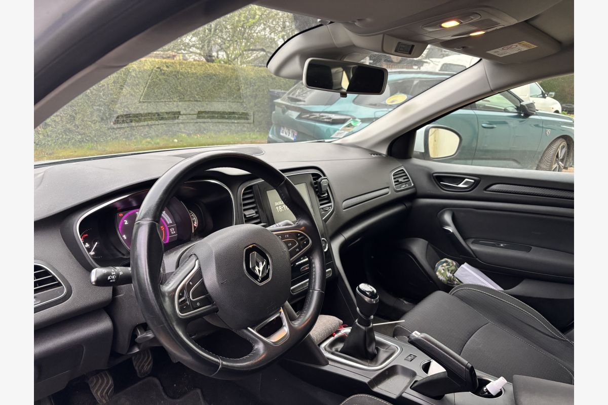 Mégane IV estate blue DCI 115 Business - 157852_6879185be2bd37-36764232.jpg