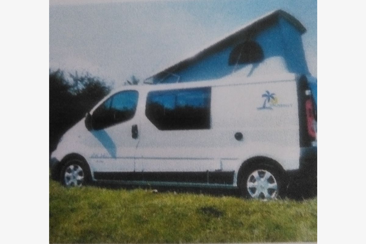 Van aménagé, toit relevable - 158120_687e2ceda22ea2-13805560.jpg