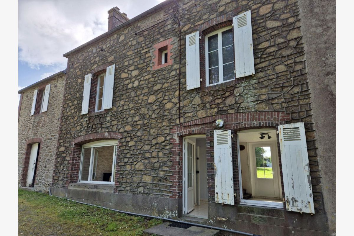 10 minutes de Coutainville, 5 minutes de Coutances, à vendre... - 158173_687e3fee6dc971.14444626.jpg