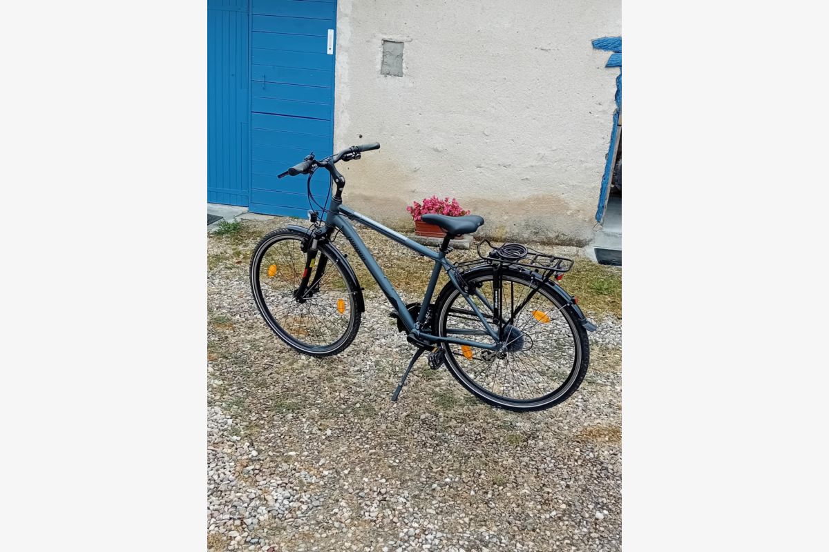 Vélos  , femme neuf , et vélo homme très peu servis  - 159457_688bd8065cbea1-85505111.jpg