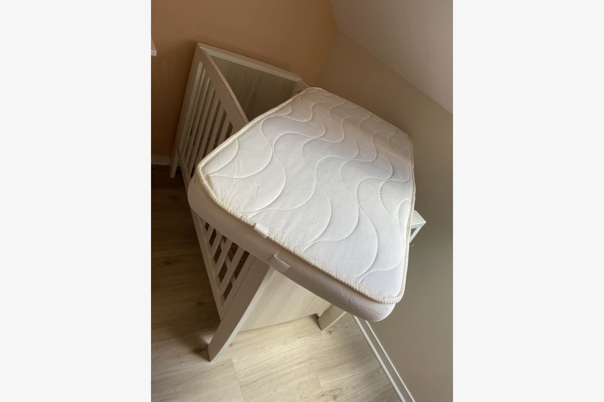 Lit bébé SAUTHON réglable en hauteur avec matelas - 159461_688c63bc756055-39470305.jpg