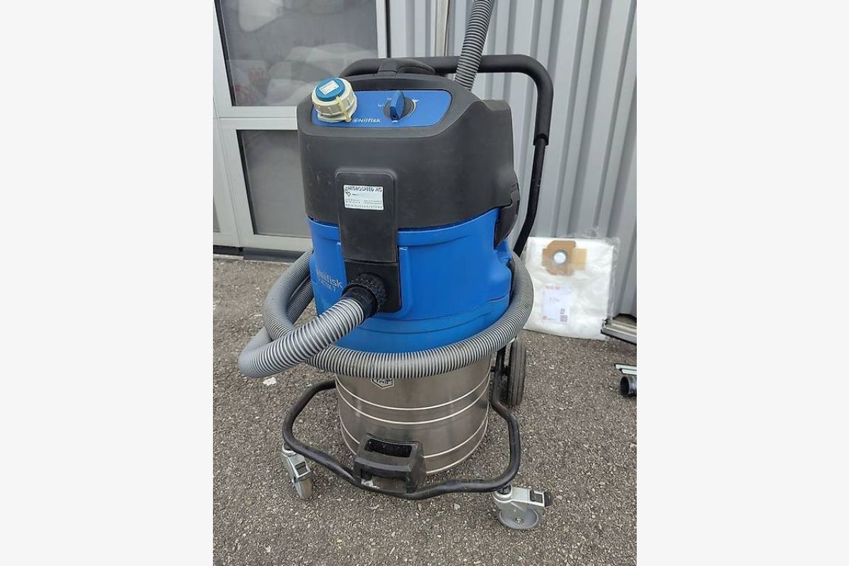 Aspirateur industriel puissant  - 159918_68956f71cfe523-90139997.jpg