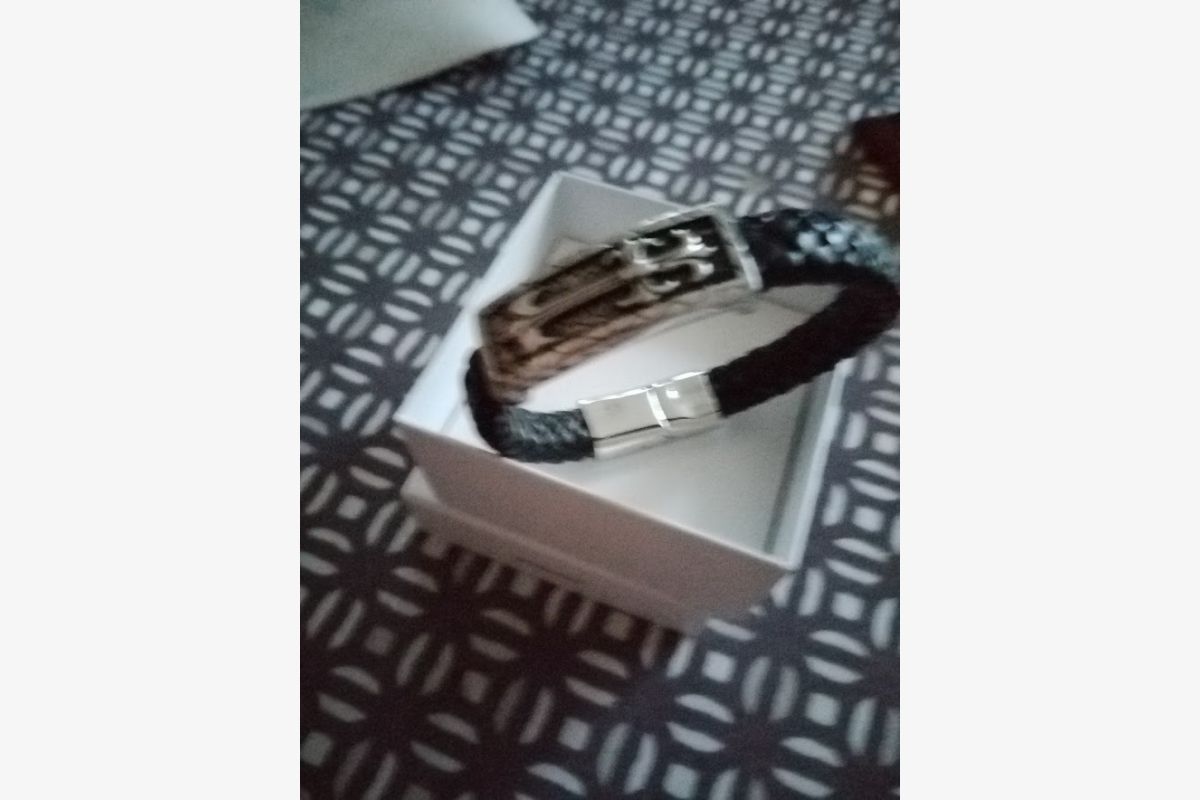 Bracelet tressé en cuir avec décor - 160142_6899feca055ee5-18287622.jpg