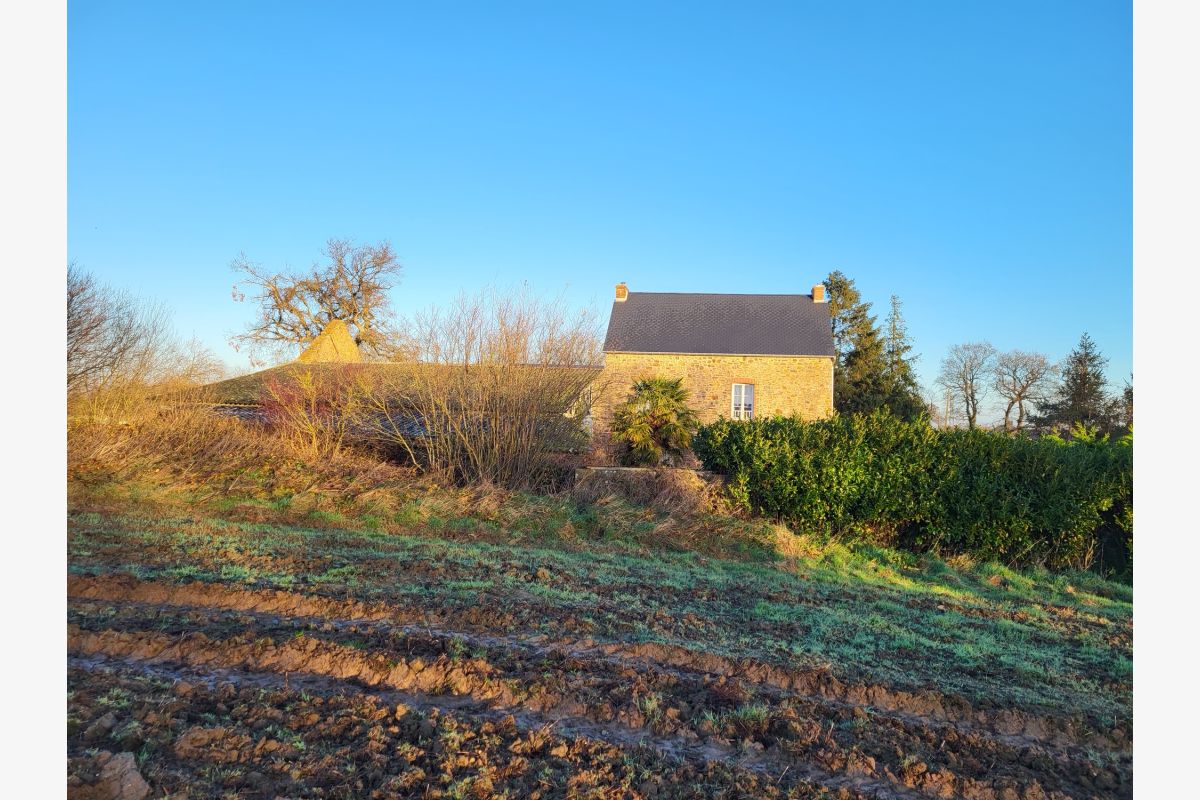 🏡 Cadre exceptionnel au calme– Maison en pierre rénovée avec jardin et garage à proximité immédiate dePériers - 160556_9162d6ee17f6cc3204fa61082a071785.jpg