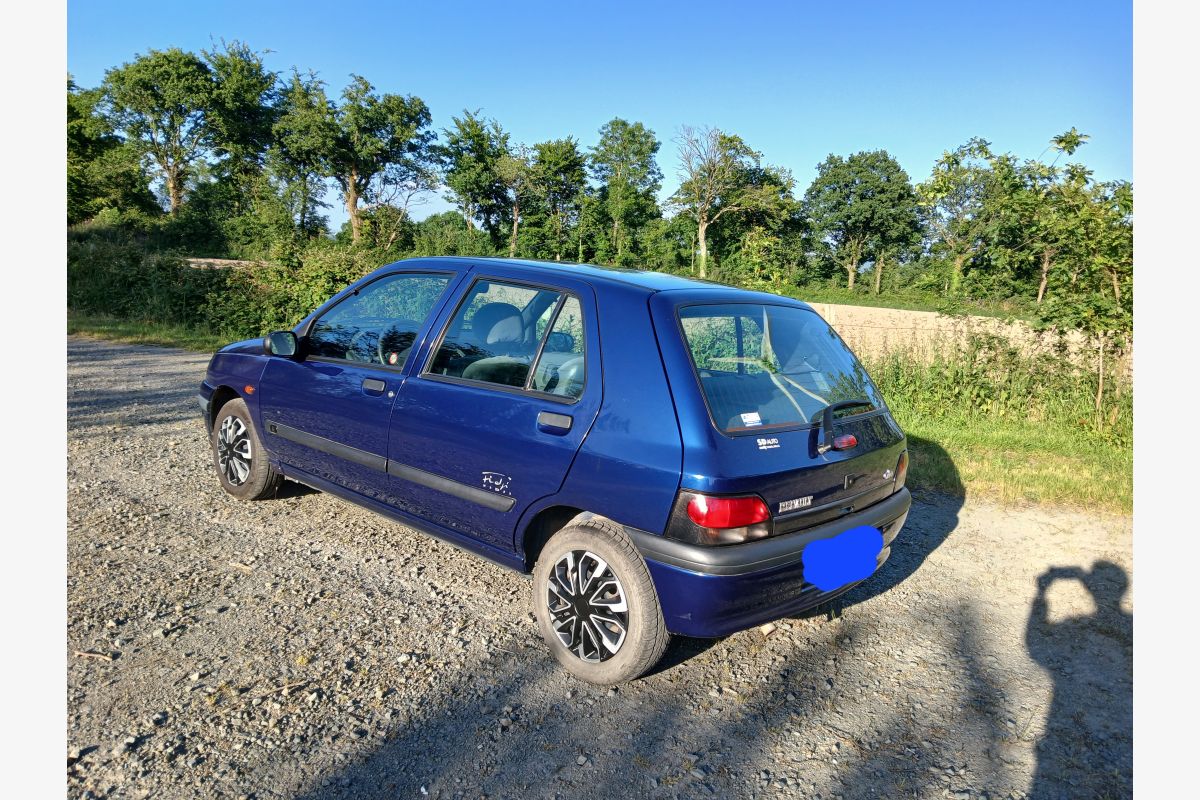 A vendre Clio cause décès  - 160898_152835551a8dc4b0f3ceaa09724a499a.jpg