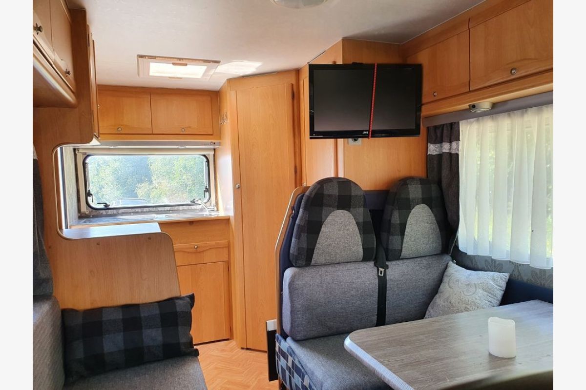 Camping-car Adria 571 DH 2,3 L - 161057_b6fab3705bba64bc9889d2084e1d8d71.jpg