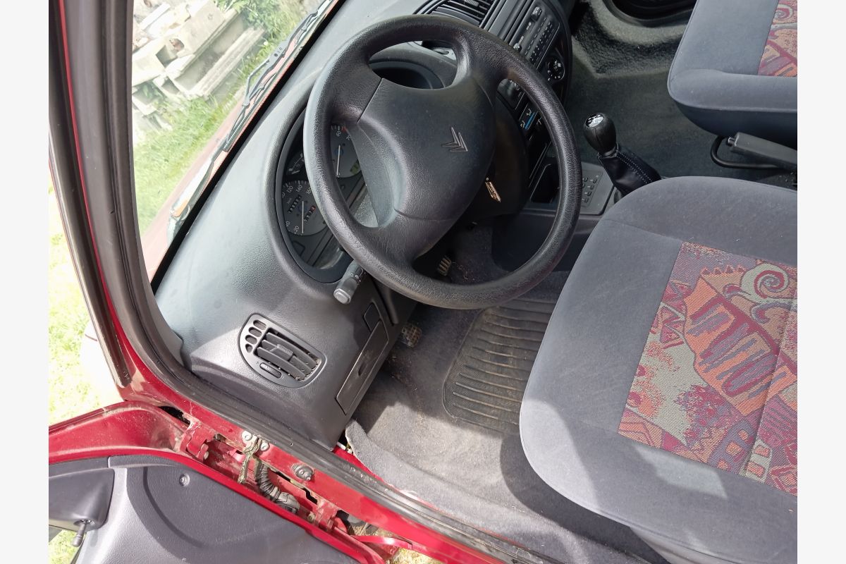 A vendre  Saxo 1.1 essence - 161702_e2b51d5c1a6a2c109203d0168f0b6347.jpg