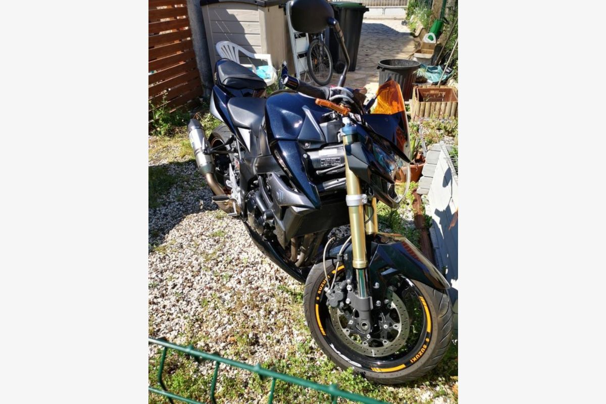 Moto GSR 750 - 161835_88f8e654cc5ba8d00c093c7819afbcab.jpg