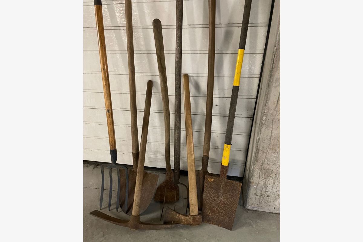 Photo 1 Divers outils de jardin