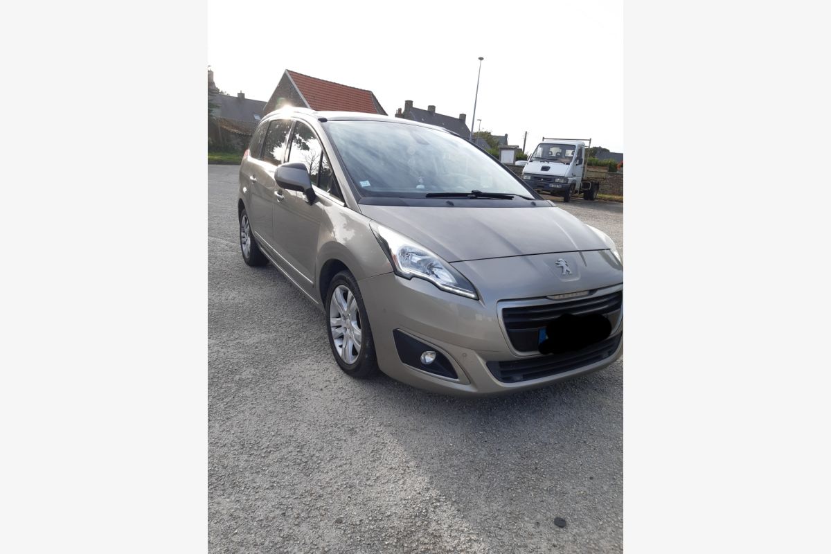 Photo 1 Peugeot 5008 7 places, automatique 
