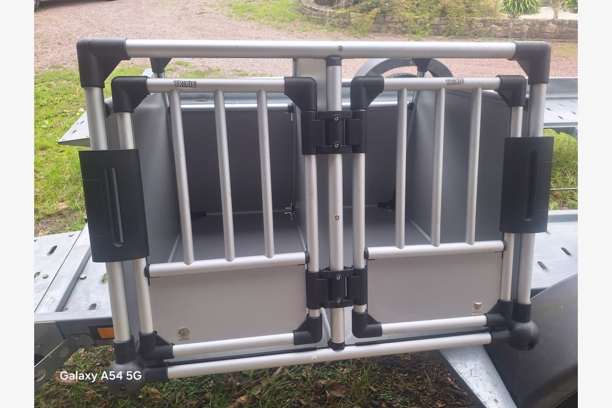 Photo 1 Boxe de transport en aluminium pour 1 ou 2 chiens 