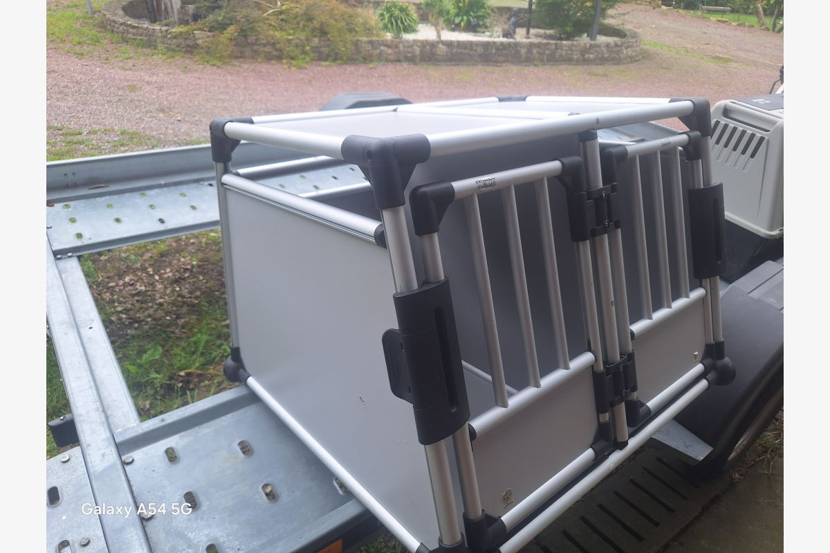 Boxe de transport en aluminium pour 1 ou 2 chiens  - 163716_f2ca01be32c84066d0f28ee12e8e59c1.jpg
