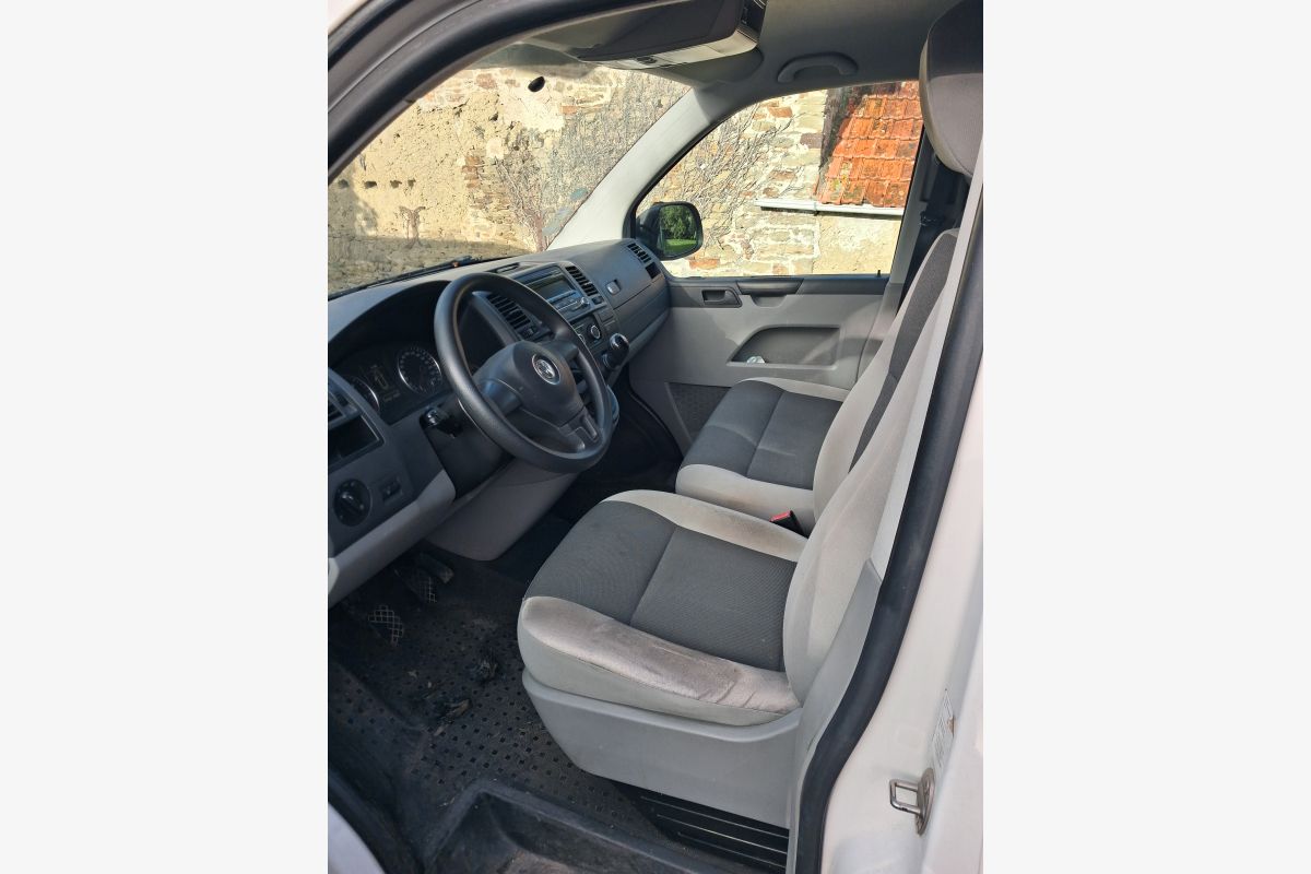 Volkswagen T5 - L2H3 - 164119_a7623f1381d5a7da7628a6c938082f55.jpg
